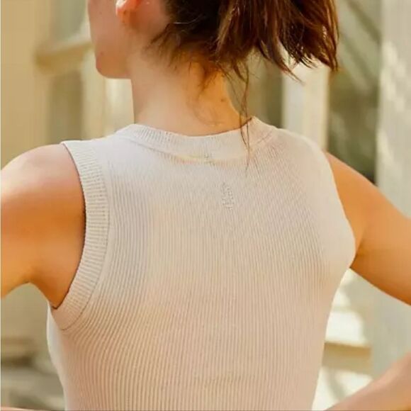 NWOT FREE PEOPLE HAPPINESS RUNS MUSCLE TANK - Picture 15 of 15